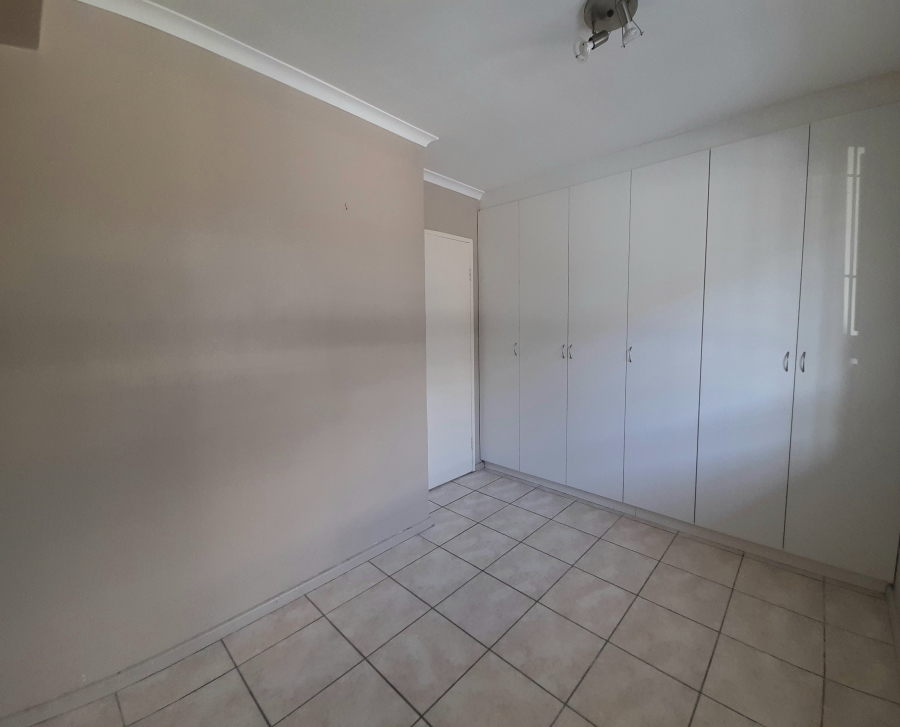8 Bedroom Property for Sale in Uitzicht Western Cape